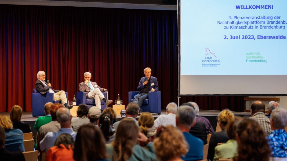 The panel discussion with Ortwin Renn (RIFS), Minister Axel Vogel and Bernd Hirschl (IÖW).