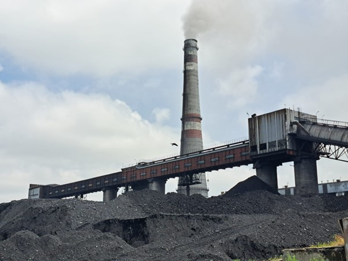 Kohlehalde in einem Wärmekraftwerk in Almaty.