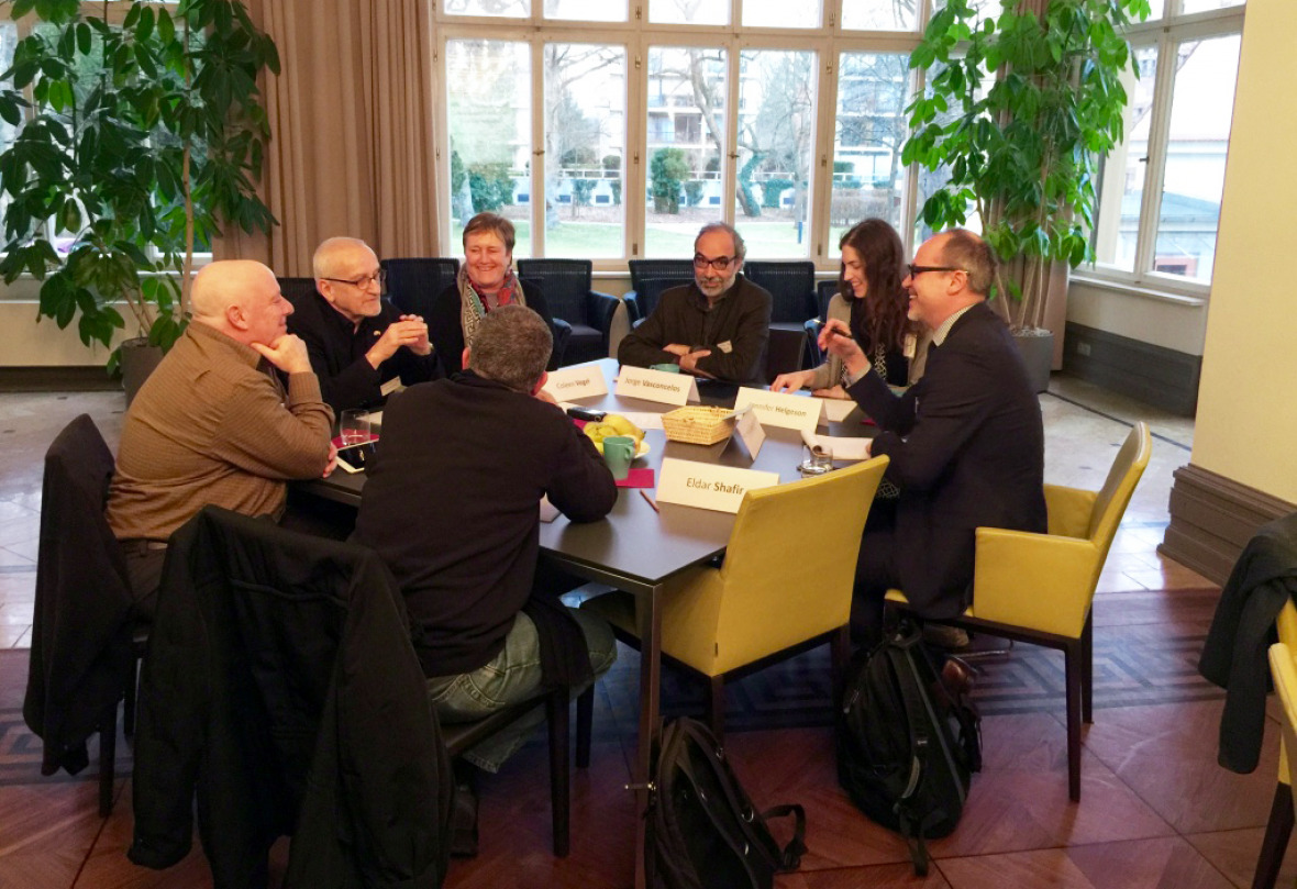 Die Diskussionen beim KLASICA-Workshop fanden in kleinen Gruppen von sechs bis acht Teilnehmern statt, die ihre Erkenntnisse anschließend mit dem Plenum teilten. © Ilan Chabay/IASS