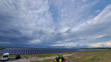 Saran-Solarpark (100 MW) in der Kohleregion Karaganda in Kasachstan, Mai 2024.